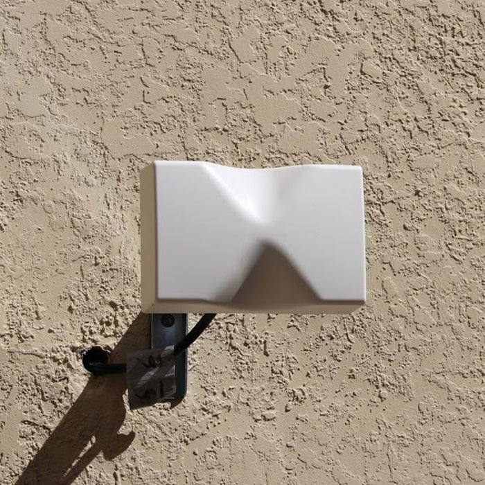 Directional Wall Mounted Cellular Panel Antenna Indoor Outdoor 700-2700MHz