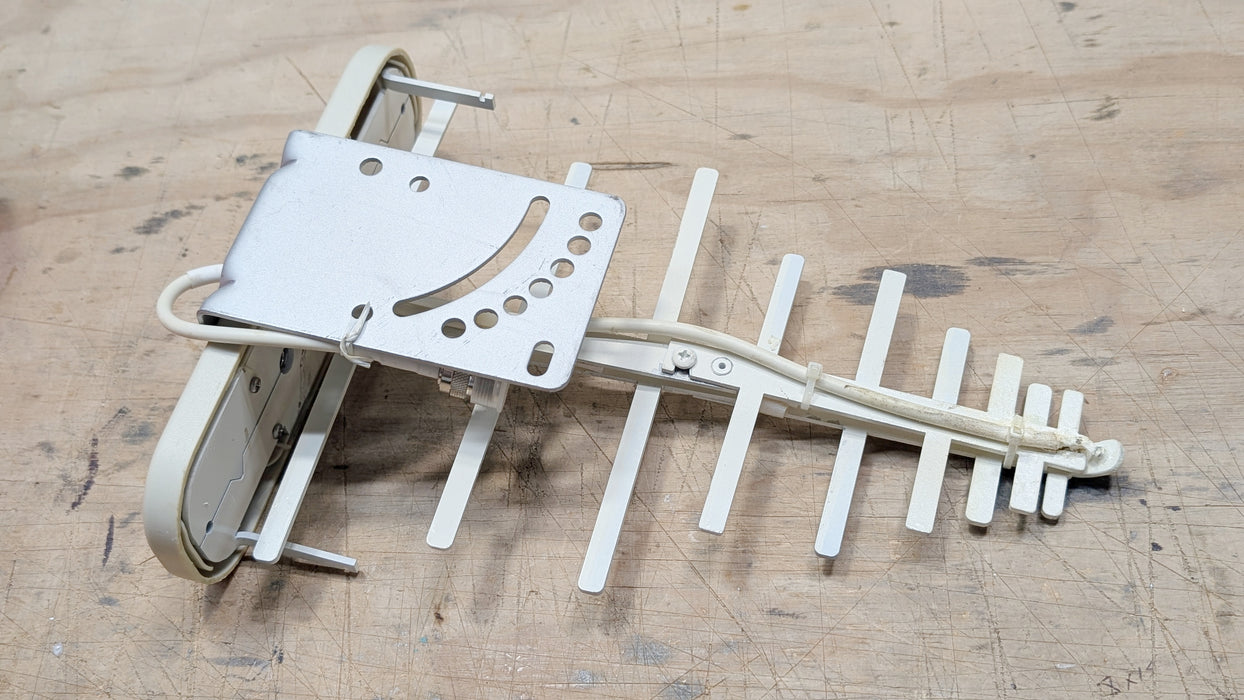 LPDA Log Periodic Folding Prototype R&D Antenna Experimental 700-2400MHz Wilson