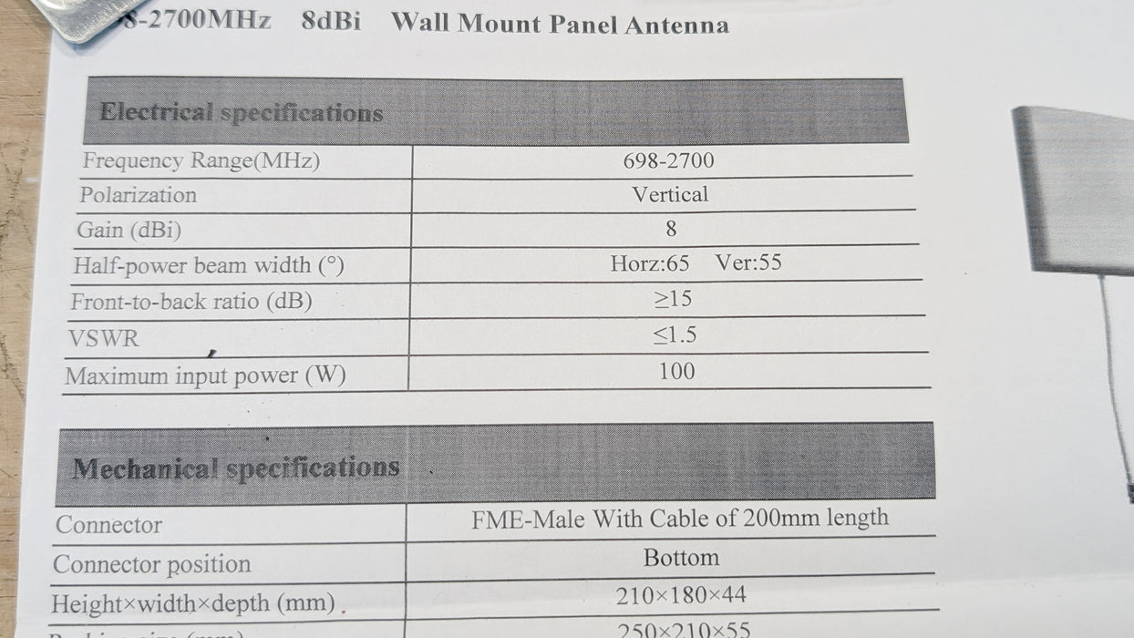 Panel Antenna Indoor 700-2700MHz 8 dBi Wall Mount Cellular
