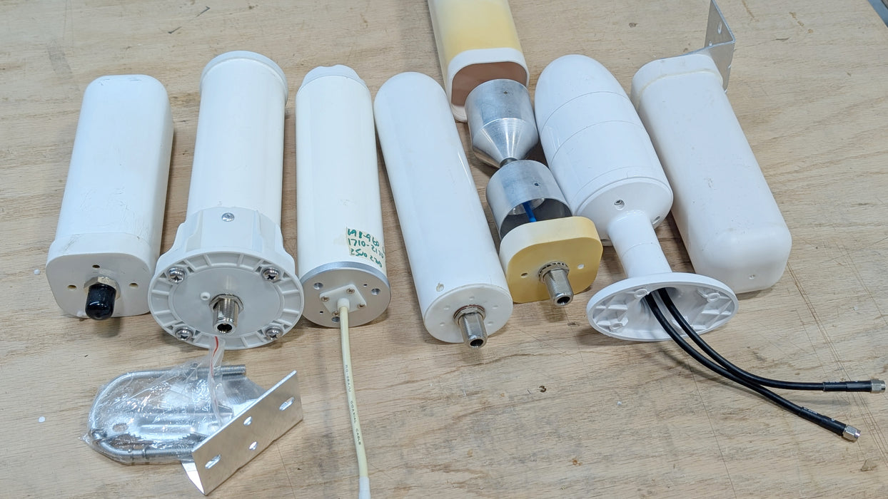 Omni-Directional Cellular Wide Band Antennas Surplus 700-2700MHz